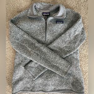 Women’s size small Patagonia quarter zip.